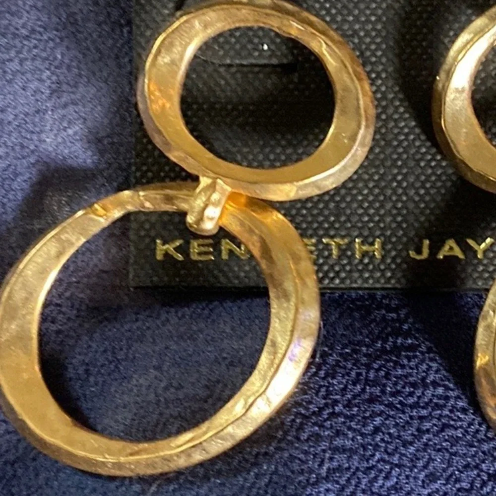 NWT KENNETH JAY LANE GOLD TONE HAMMERED POST DROP WAVY OVAL HOOP EARRINGS - Picture 3 of 4